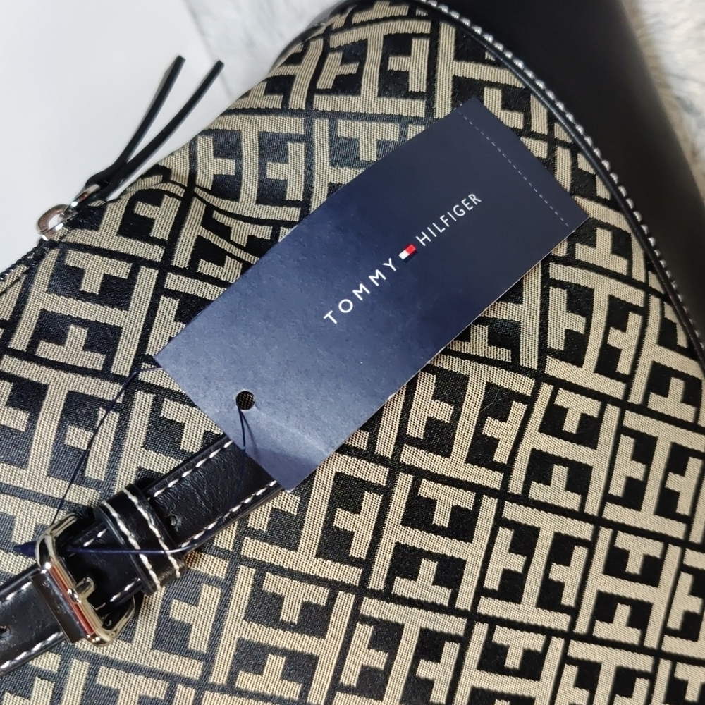 NWT Tommy Hilfiger Black and Tan In Signature Canvas Print Satchel - Picture 4 of 12